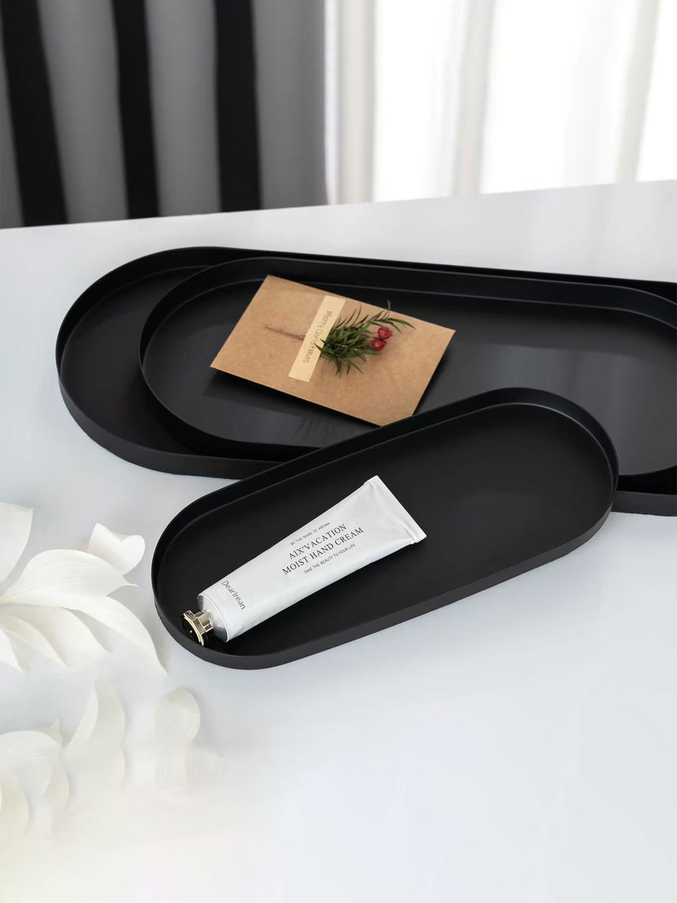 Travertine Tray Oval - Vassoio ovale in acciaio inossidabile, semplice