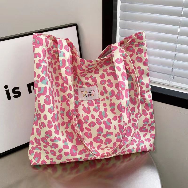 Versatili borse tote leopardat - Interior Design Instagram recensione e prezzo