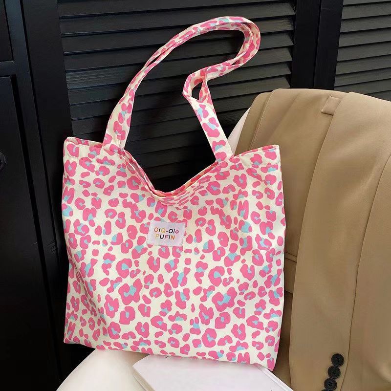 Versatili borse tote leopardat - Interior Design Instagram recensione e prezzo